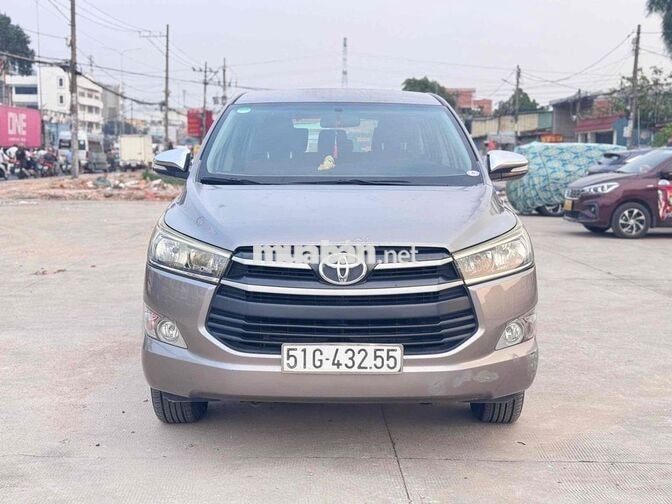 Toyota Innova 2017 7 chỗ số sàn Nâu