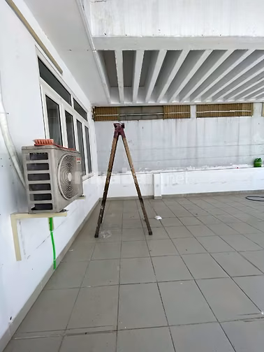 MTKD Ngay Chợ Tân Hương . DT : 5.6 x 23m . 4 Tầng . Giá : 36 triệu 