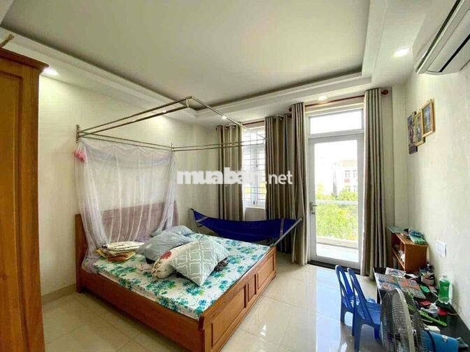 CHO THUÊ NHÀ NGUYÊN CĂN 4 PHÒNG NGỦ ĐỐI DIỆN CÔNG VIÊN FULL NỘI THẤT K
