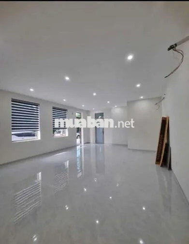 CHO THUÊ GỐC 2 MẶT TIỀN ĐƯỜNG LÊ QUẢNG CHÍ