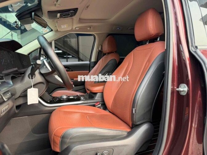 KIA Carnival Signature 2.2D Đỏ Mận 43.000 km