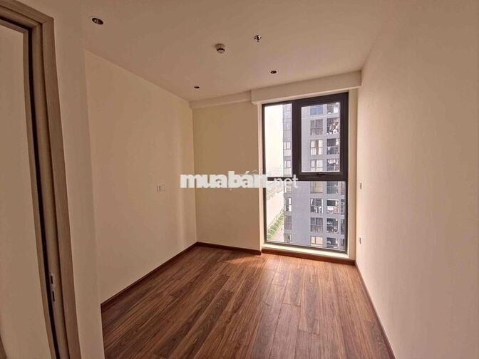 Cho thuê Căn 3PN nhà trống; View Võ Văn Kiệt. Giá 14 triệu. LH Hương