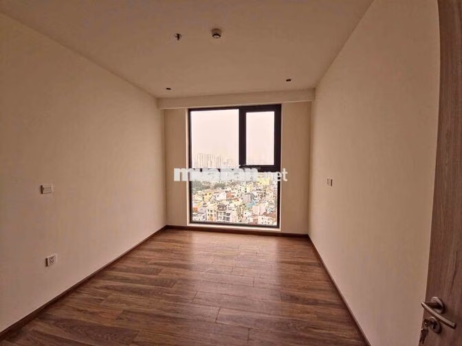 Cho thuê Căn 3PN nhà trống; View Võ Văn Kiệt. Giá 14 triệu. LH Hương