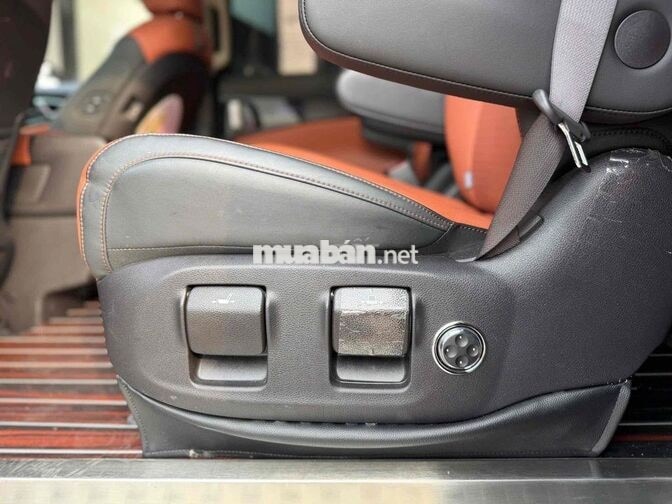 KIA Carnival Signature 2.2D Đỏ Mận 43.000 km