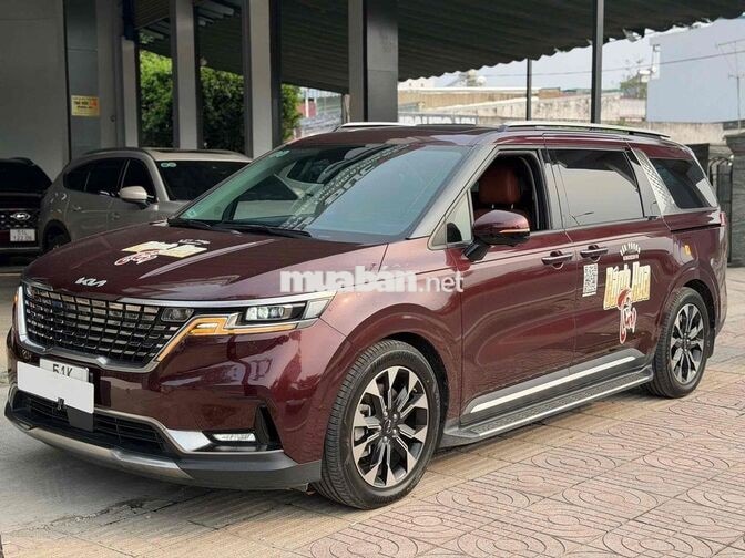 KIA Carnival Signature 2.2D Đỏ Mận 43.000 km