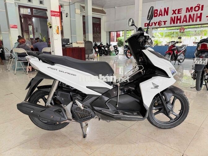 Honda Air Blade 2018 Trắng đen