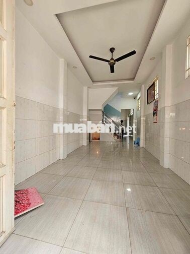 Mặt bằng riêng biệt mặt tiền Trương hán siêu , giá 13tr