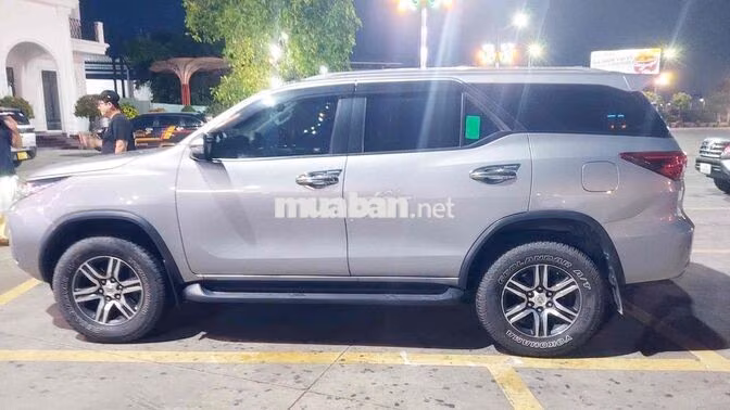 Toyota Fortuner 2019 Bạc 7 chỗ Dầu