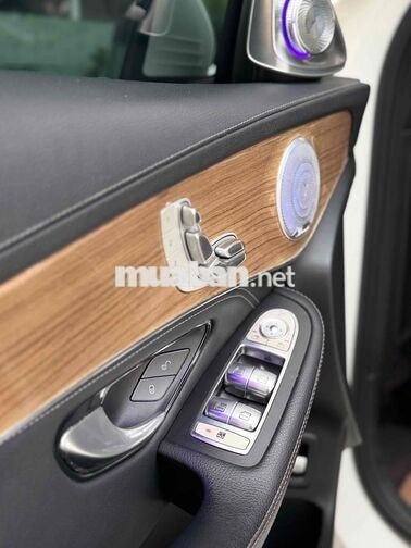 Mercedes GLC250 4matic 2019 Trắng 90000 km