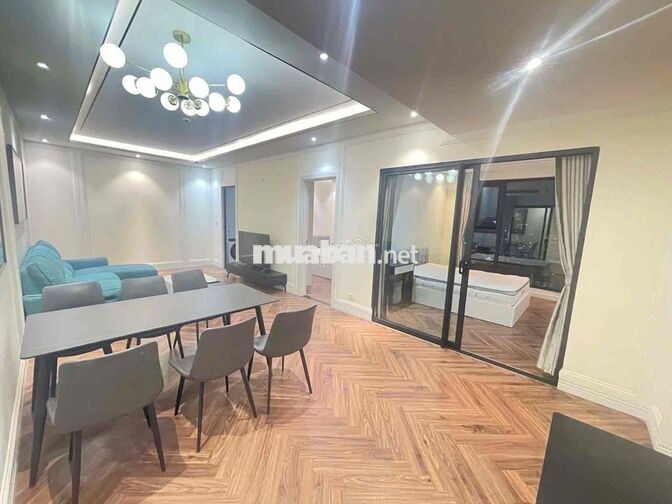Tìm nữ ở ghép căn hộ chung cư cao cấp King Palace