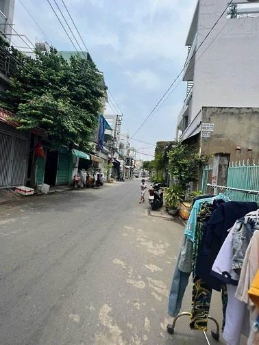 Bán nhà nát cho Anh Chị đầu tư. (4x10m)40m2 SHR Giá tốt 1 tỷ 1, Đường 