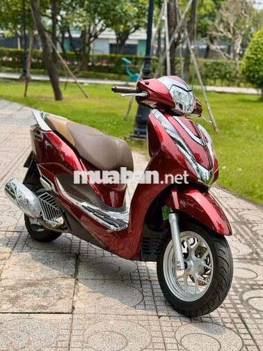 Honda Lead 4val 2024 odo 12000 km