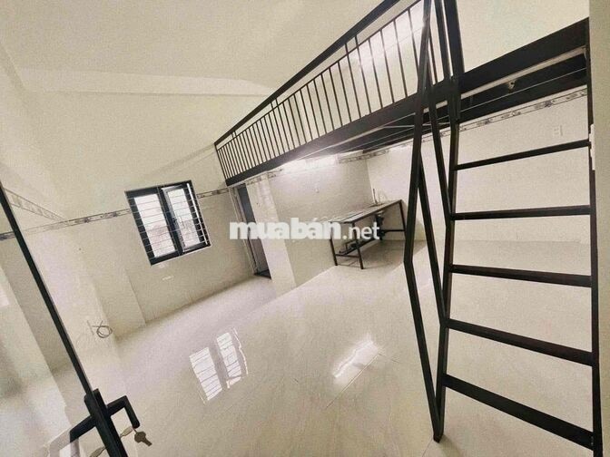 Trống sẳn studio full nội thất bancol quận 11 sát quận 10, quận 5