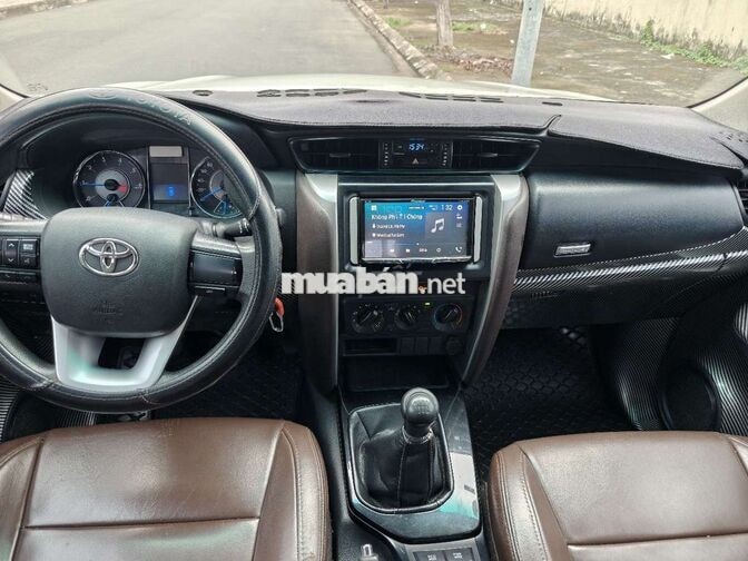 Toyota Fortuner 2017 Trắng Số sàn