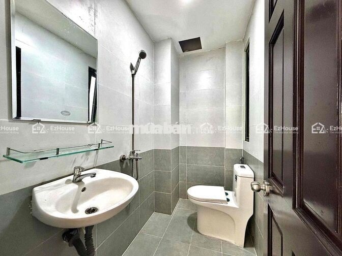 CĂN HỘ MINI ĐẦY ĐỦ NỘI THẤT BAN CÔNG RIÊNG THOÁNG MÁT ĐỐI DIỆN CÔNG V