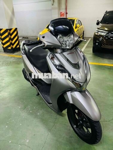 Honda Lead 4val Phiên bản đặc biệt Bạc nhám