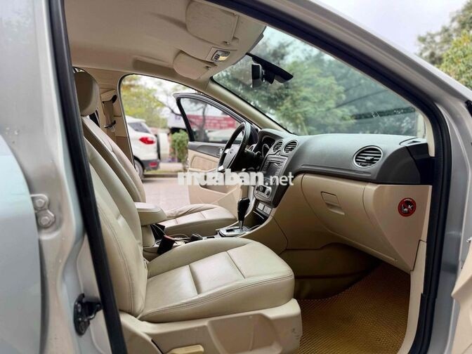 Ford Focus Titanium 2013 90000 km Bạc