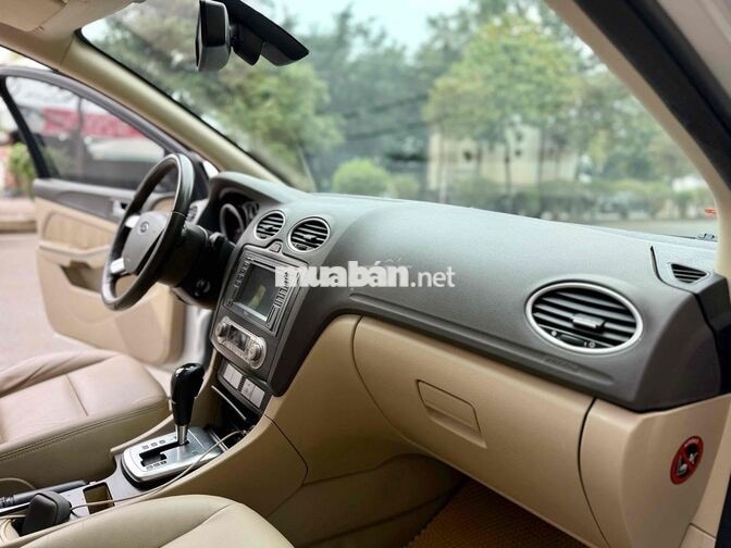 Ford Focus Titanium 2013 90000 km Bạc
