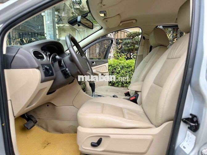 Ford Focus Titanium 2013 90000 km Bạc