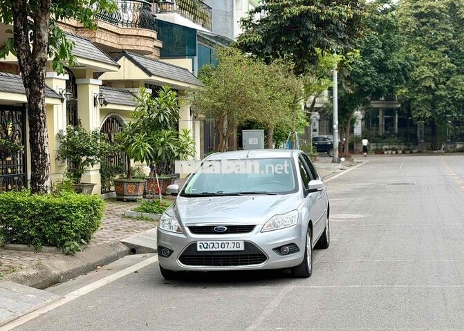 Ford Focus Titanium 2013 90000 km Bạc