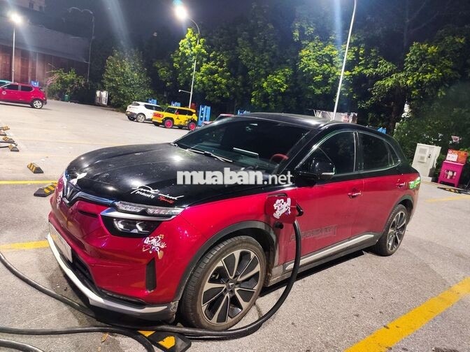 VinFast VF8 Lux Plus V24 2024 Đỏ đen 16000 km
