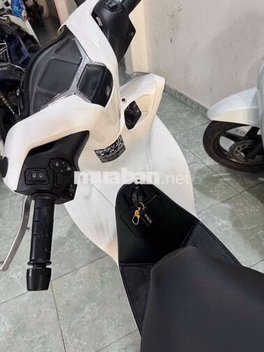 Honda SH 125 Trắng
