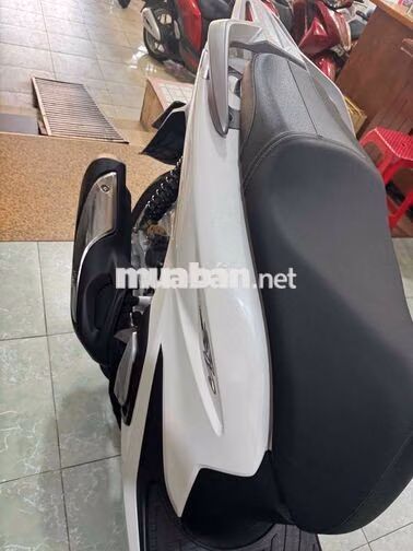Honda SH 125 Trắng