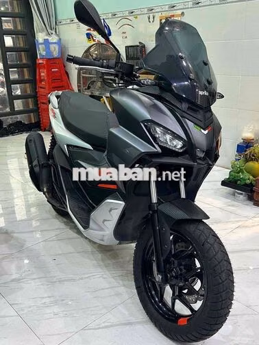 Aprilia SR GT 200
