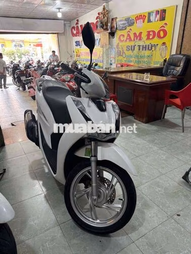 Honda SH 125 Trắng