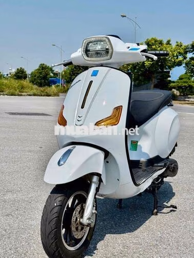 Vespa 50cc Trắng 2025