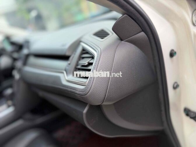 Honda Civic 1.8 2018 Trắng Việt Nam