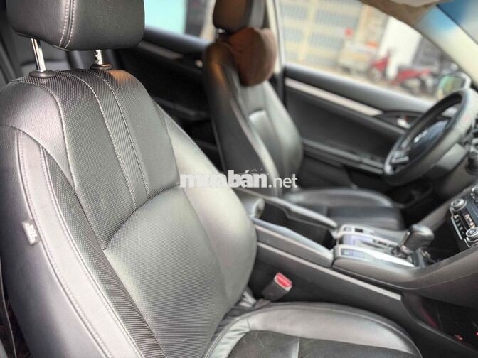 Honda Civic 1.8 2018 Trắng Việt Nam