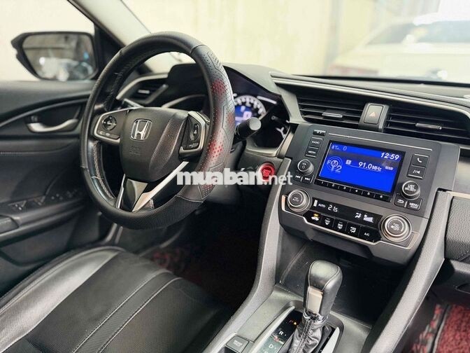 Honda Civic 1.8 2018 Trắng Việt Nam