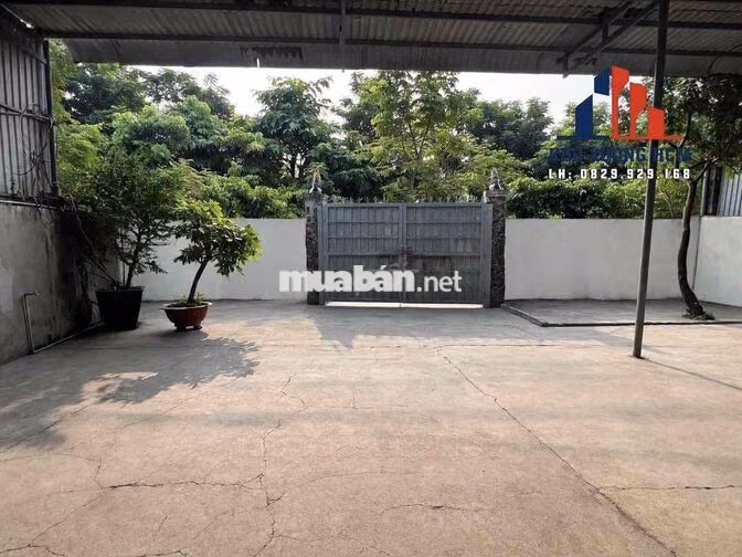 Chủ cần cho thuê xưởng sd 800m có phòg, gác lưng, tải lớn