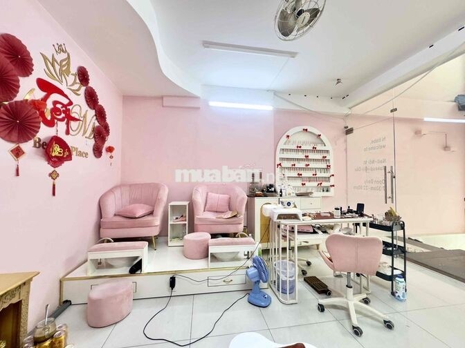 Sang Tiệm Nail - Mi Tại Khu K300 Quận Tân Bình