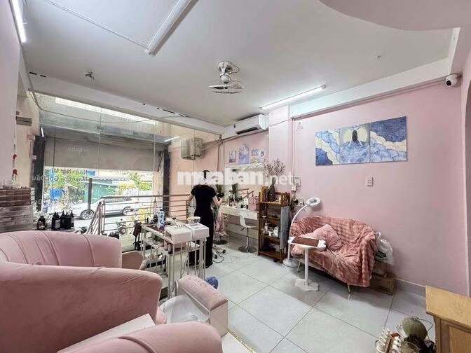 Sang Tiệm Nail - Mi Tại Khu K300 Quận Tân Bình