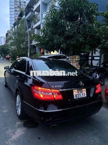 Mercedes-Benz E250 2011 Đen Tự động 7 cấp