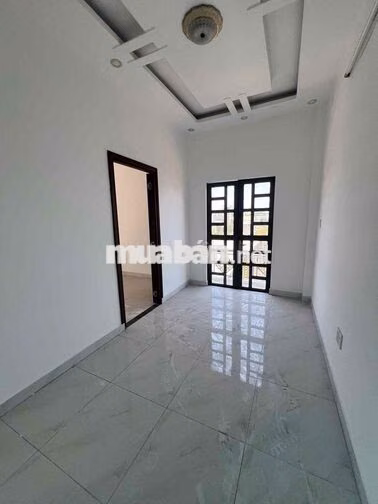 Cho thuê nhà Thị trấn hóc môn 4pn 12 triệu , sân đậu ô tô
