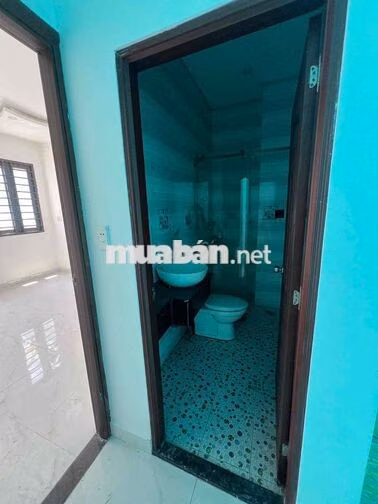 Cho thuê nhà Thị trấn hóc môn 4pn 12 triệu , sân đậu ô tô