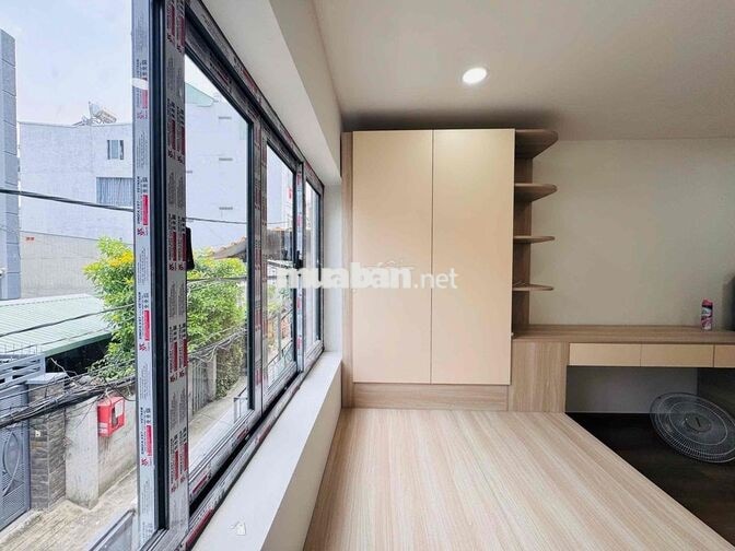 Dương Quảng Hàm chỉ 2p đi xe tới emart phan văn trị gần VLU