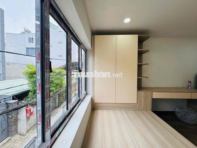 Dương Quảng Hàm chỉ 2p đi xe tới emart phan văn trị gần VLU