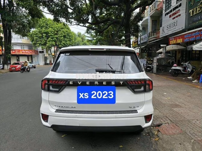 Ford Everest Titanium 1 cầu 2023 Trắng 54.000 km