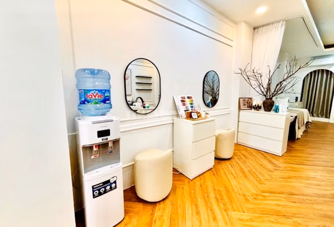 SANG NHƯỢNG CỔ PHẦN KINH DOANH TIỆM NAIL –NGAY TRUNG TÂM BÌNH THẠNH