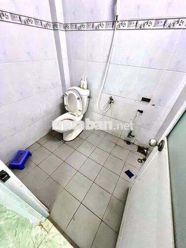 Cho thuê nhà mặt tiền kinh doanh 4x20m 1 lầu 2pn 2wc điện 3f giá 11tr