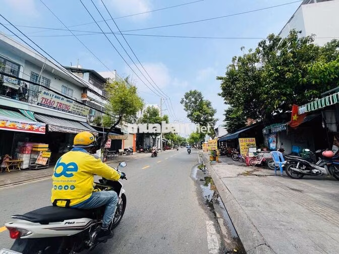 CHO THUÊ MBKD MẶT TIỀN ĐƯỜNG KÊNH TÂN HOÁ 11,5X17M CẤP 4 TRỐNG SUỐT