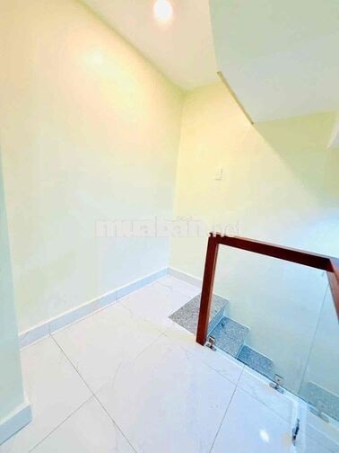 Cho thuê nhà Bạch Vân ngay trung tâm Q5 4 tầng