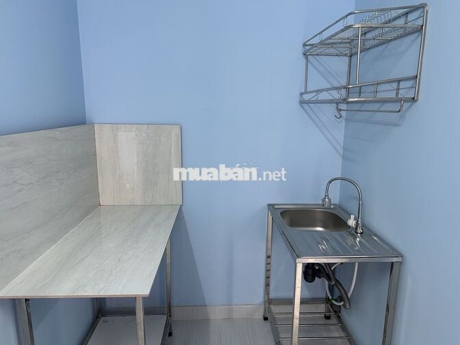 Phòng NGUYÊN HỒNG, lầu 1, có ban công, full nội thất
