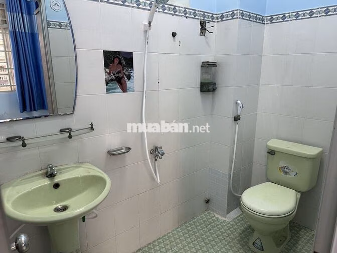 Phòng NGUYÊN HỒNG, lầu 1, có ban công, full nội thất