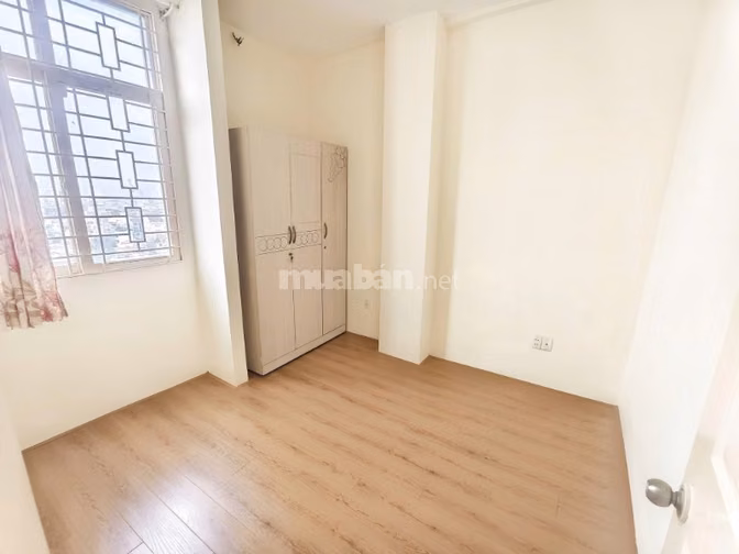 Chung cư Lý Chính Thắng-Q3 ( thang bộ lầu 2) 60m2 1PN, 1WC Giá 9,5 tr/