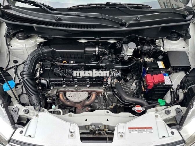 Suzuki Ertiga Hybrid 2023 Số sàn bản xăng điện